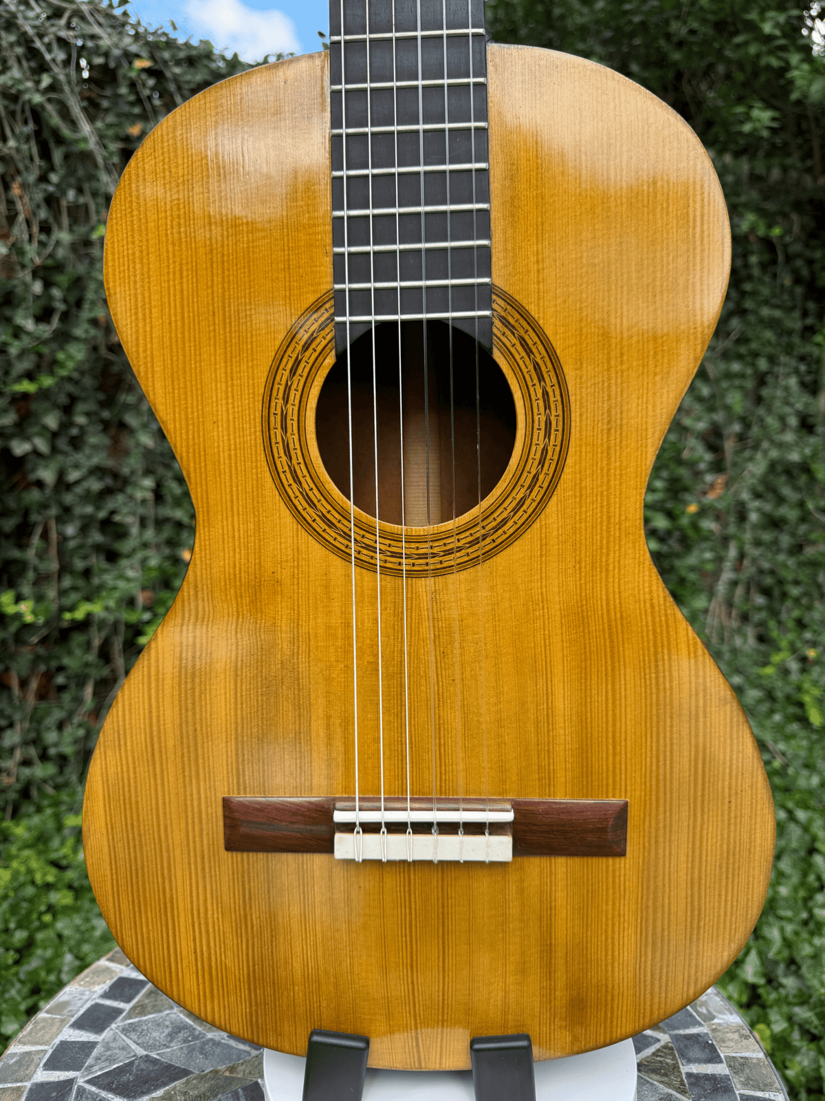 Rumi Guitars Torres Papel FE14 Replica – Handmade 1862 Papier-Mâché Classical Guitar